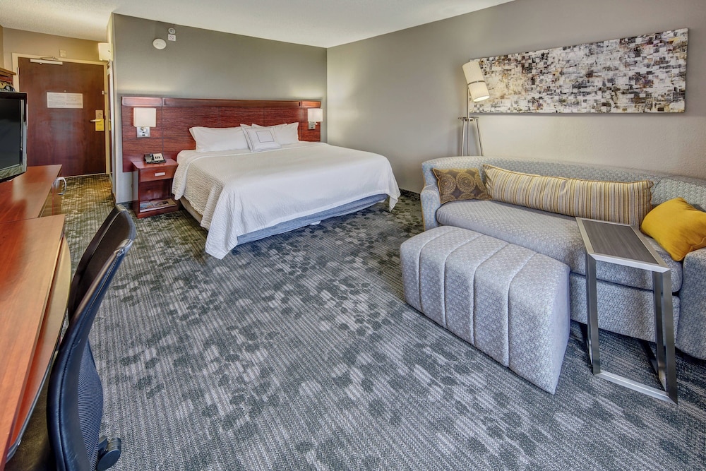 Room, 1 King Bed with Sofa bed (Mobility/Hearing Access, Transf Shwr) - Photo 3