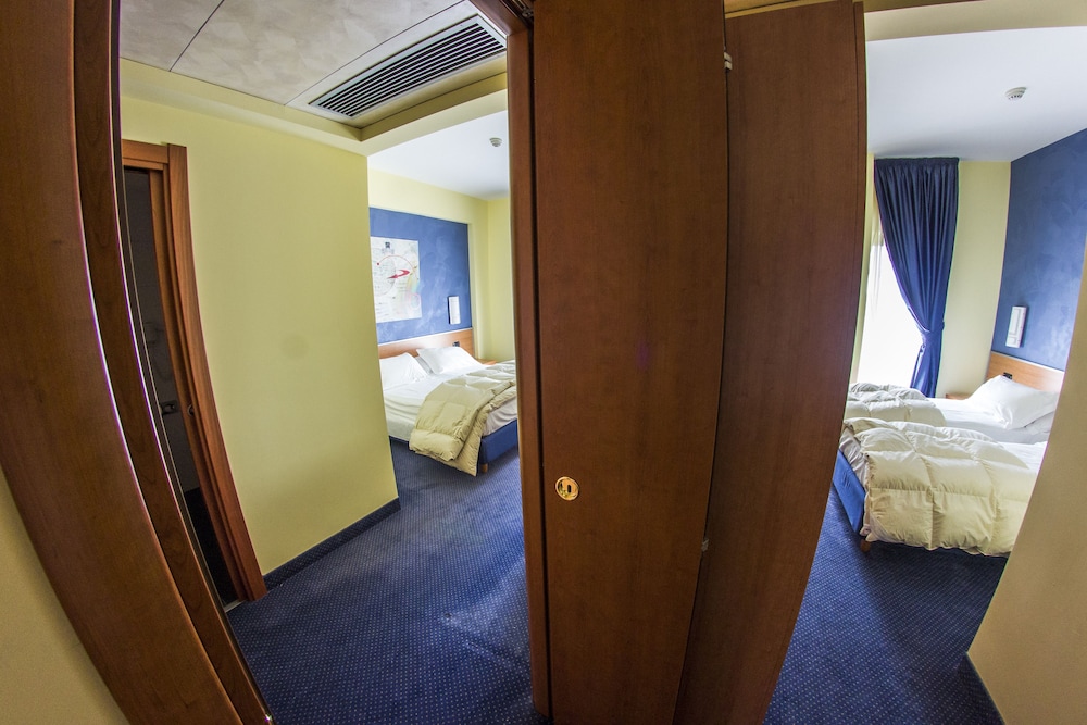 Family Room, Multiple Beds, Connecting Rooms - Photo 1