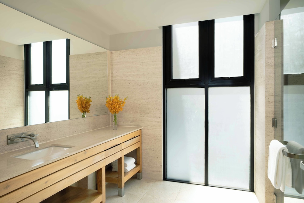 3 Bedroom Residence - Photo 3