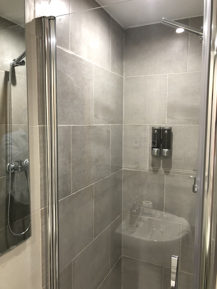 Standard Triple Room - Photo 7