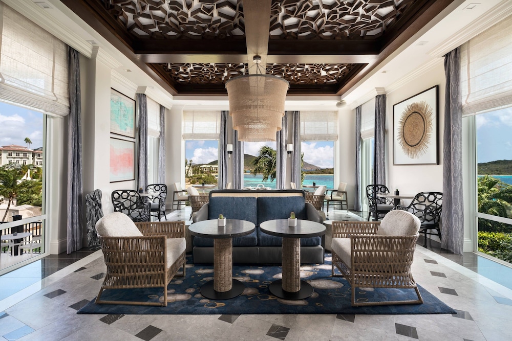 Club Room, 1 King Bed, Oceanfront - Photo 10