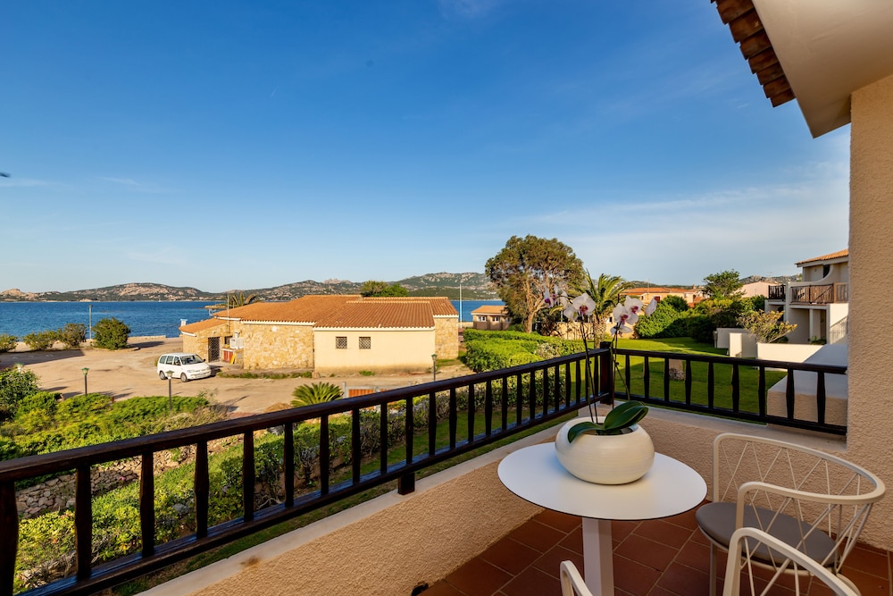 Deluxe Room, Sea View - Photo 5