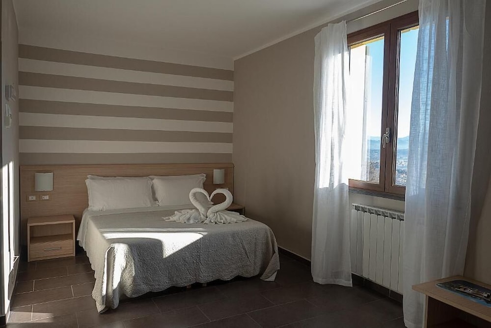 Quadruple Room - Photo 2