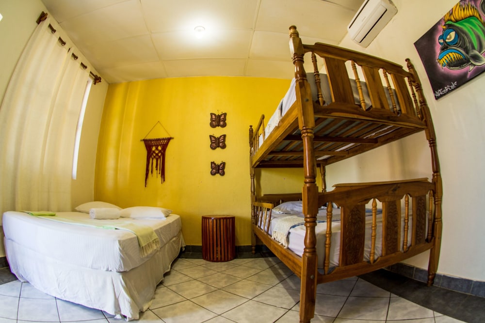 Standard Triple Room, 1 Bedroom, Shared Bathroom