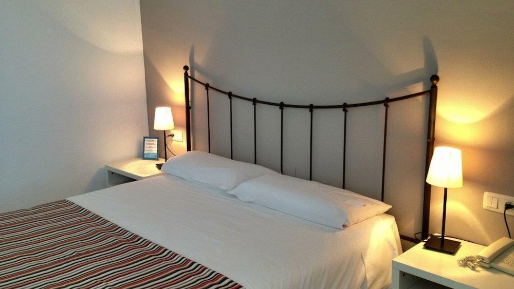 Double Room, 1 Double or 2 Twin Beds - Photo 4