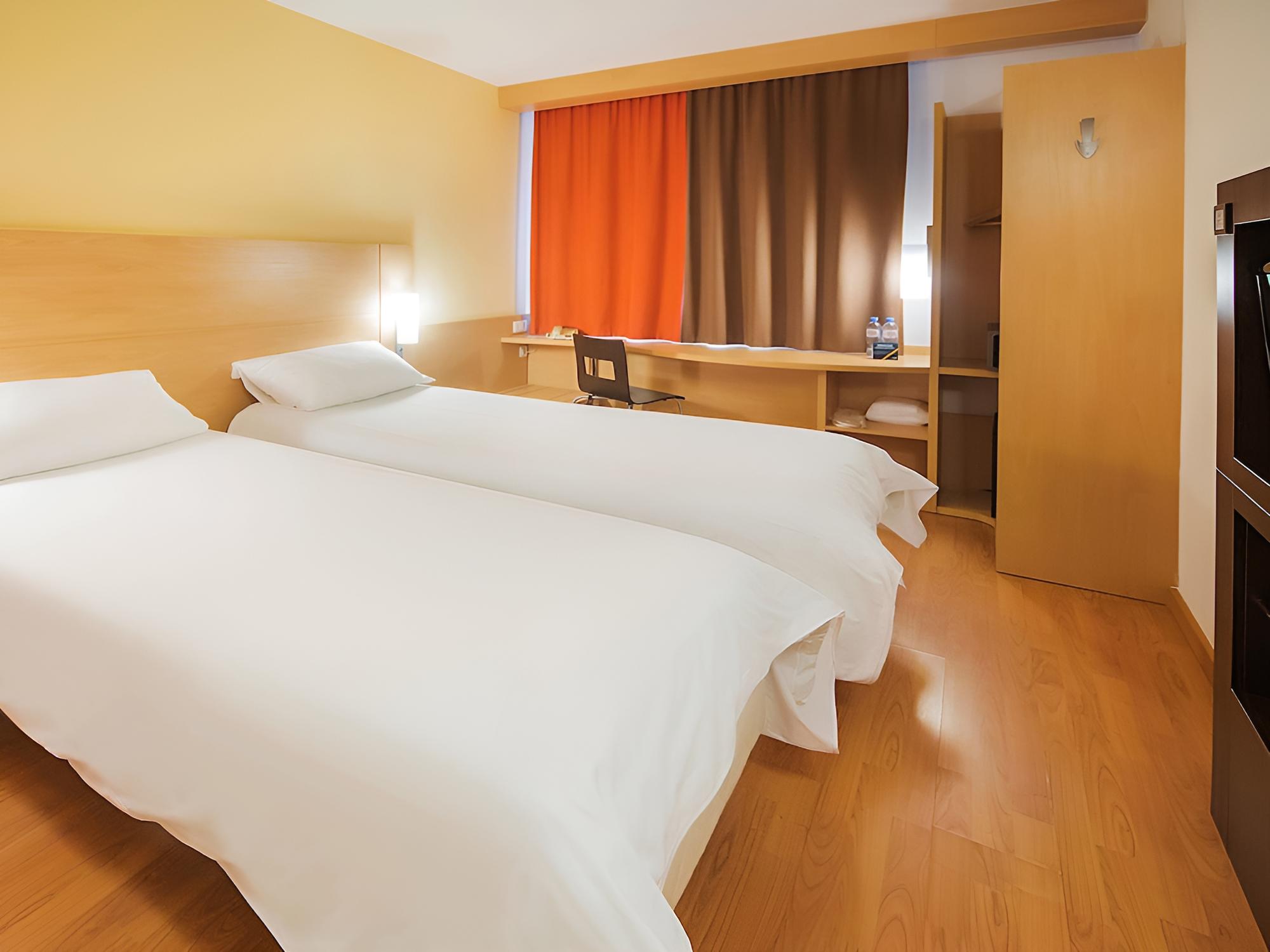 Standard Room, 2 Twin Beds photo 1