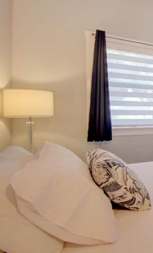 Exclusive Room, 1 King Bed Non Ocean View with Balcony or Patio