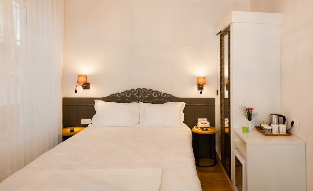 Basic Double or Twin Room photo 1