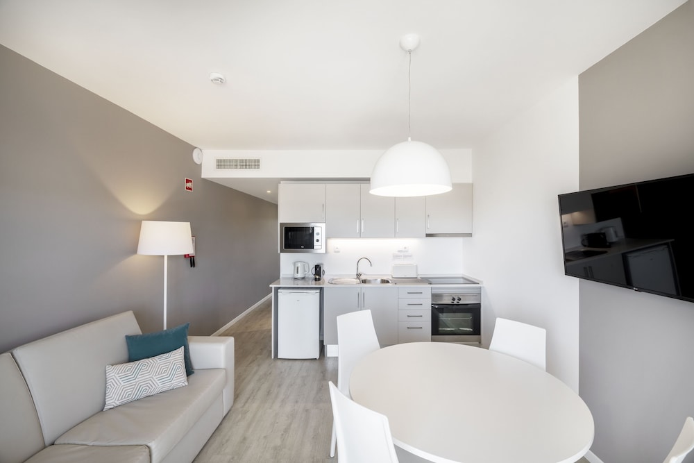 Premium Apartment, 1 Bedroom, Pool View photo 2