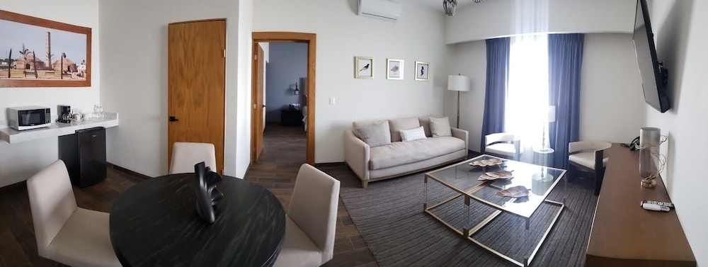 Studio Suite photo 3