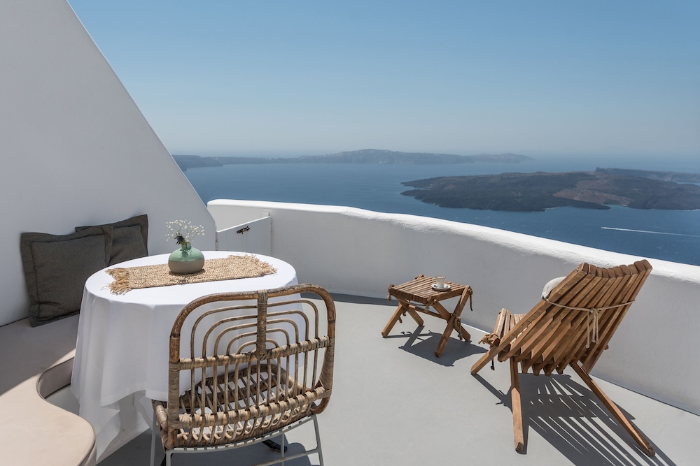 Deluxe Suite, Jetted Tub, Sea View photo 2