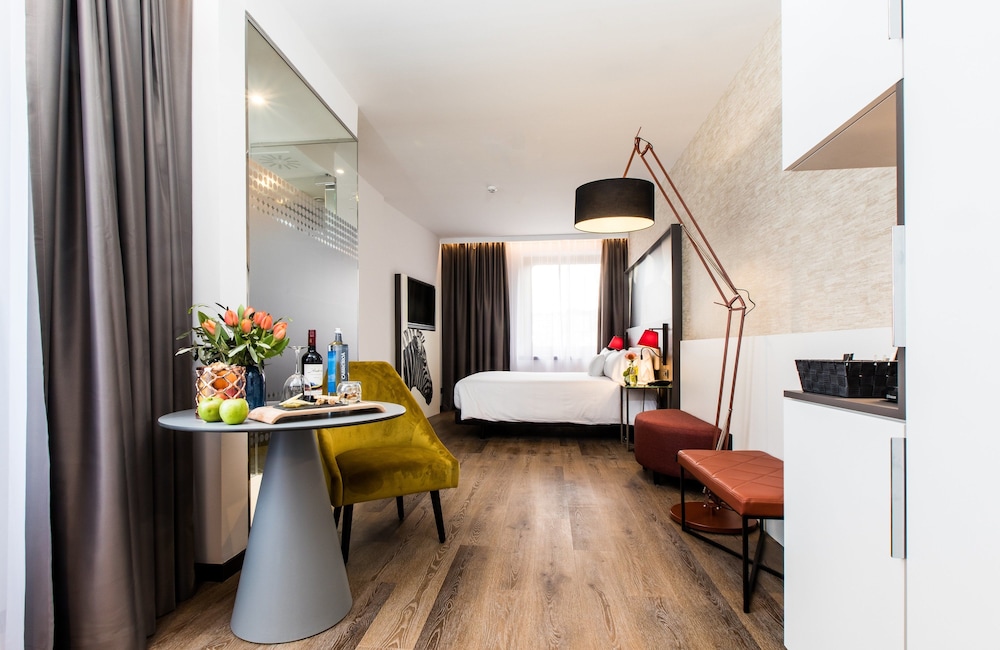 Superior Room, City View (Space)