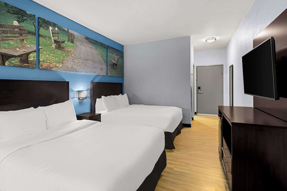 Suite, 2 Queen Beds, Non Smoking - Photo 7