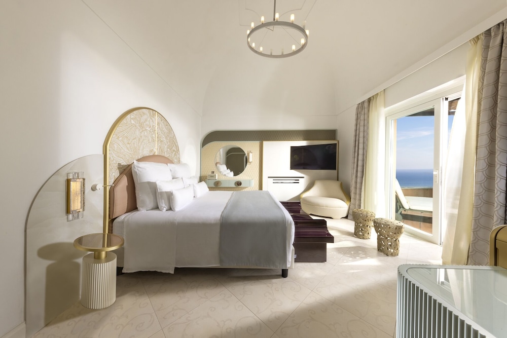 Deluxe Double or Twin Room, Balcony, Sea View - Photo 1