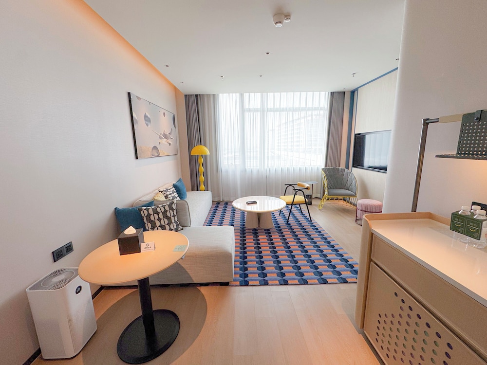 Suite, 1 King Bed