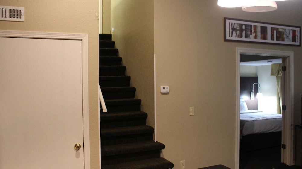 Suite, Multiple Beds, Non Smoking (Two-Bedroom) - Photo 7