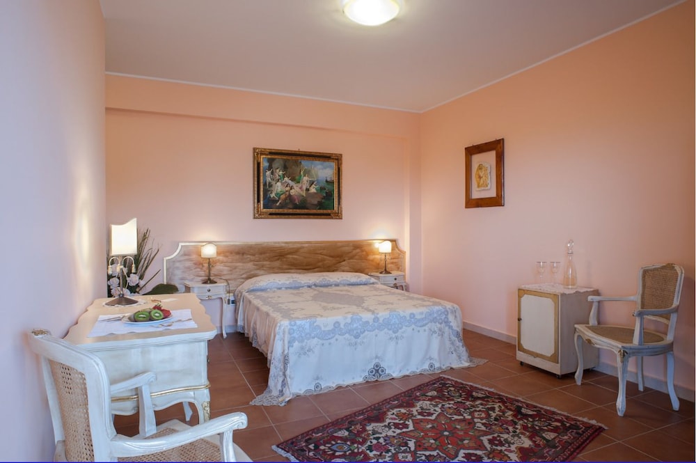 Double or Twin Room photo 1
