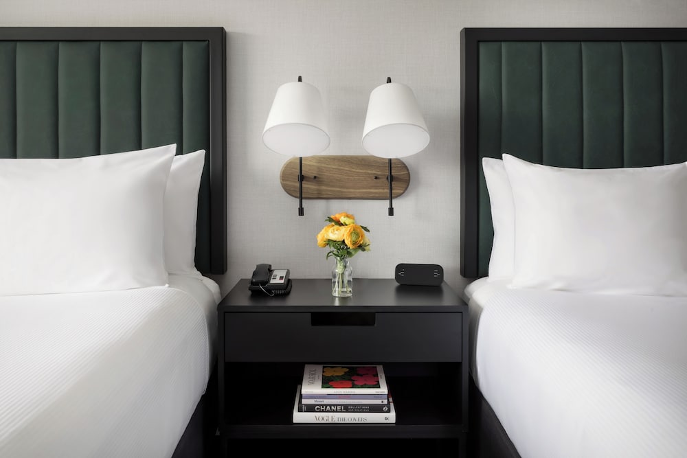 Room, 2 Twin Beds, Accessible (Interior, Roll-In Shower)