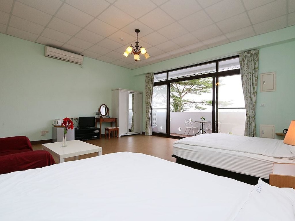 Quadruple Room (Mountain Sea View) photo 2