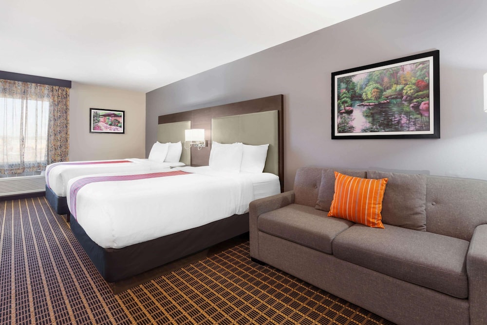 Executive Room, 2 Queen Beds, Non Smoking - Photo 1