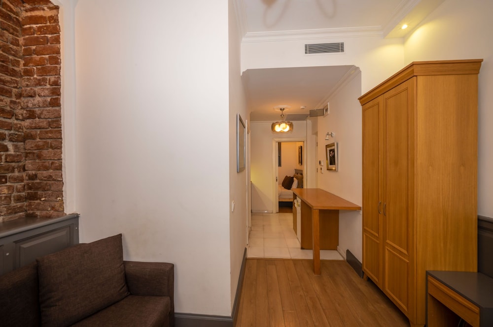 Economy Apartment photo 3
