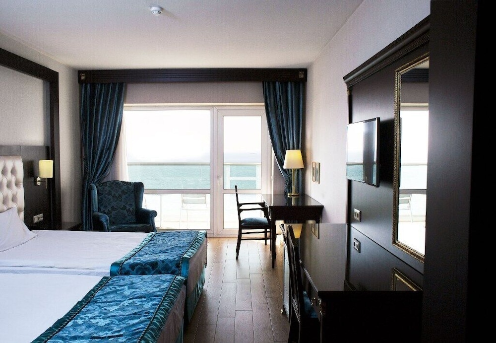 Standard Twin Room, Sea View - Photo 4