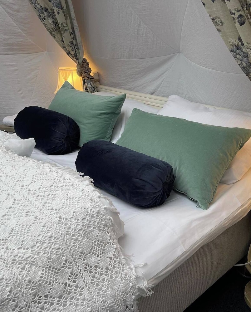 Basic Tent photo 3