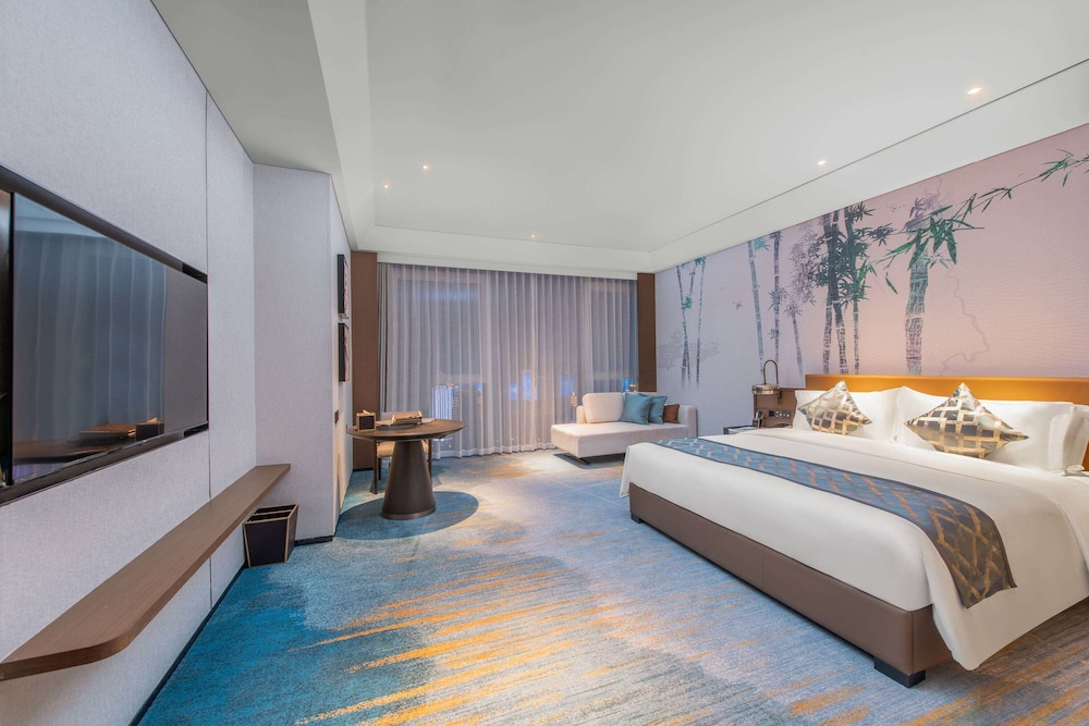 Superior Room, 1 King Bed, Non Smoking photo 1