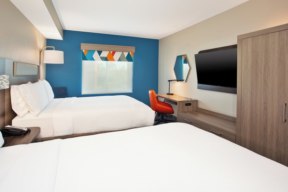 Standard Room, 2 Queen Beds, Accessible, Non Smoking (Communications) - Photo 2