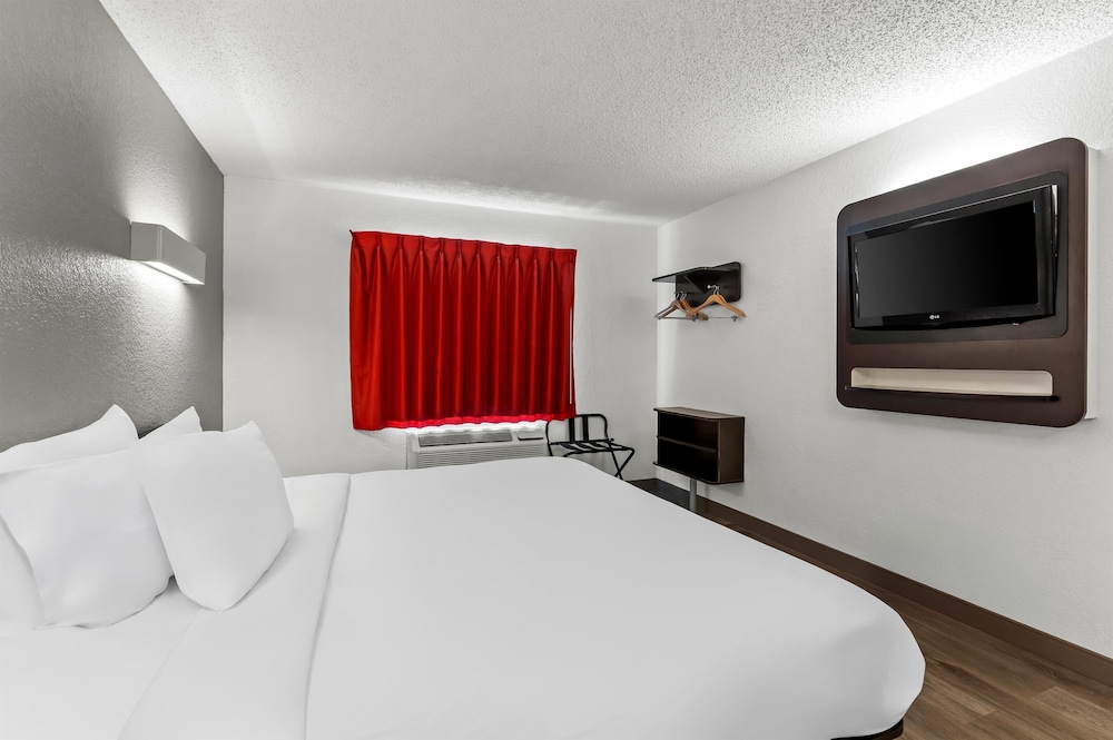 Standard Room, 1 King Bed, Non Smoking, Kitchenette photo 1