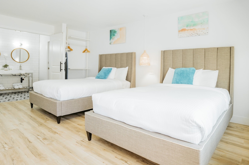 Deluxe Double Room, 2 Queen Beds, Non Smoking - Photo 3