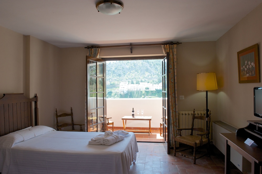 Double Room with Balcony and View photo 3