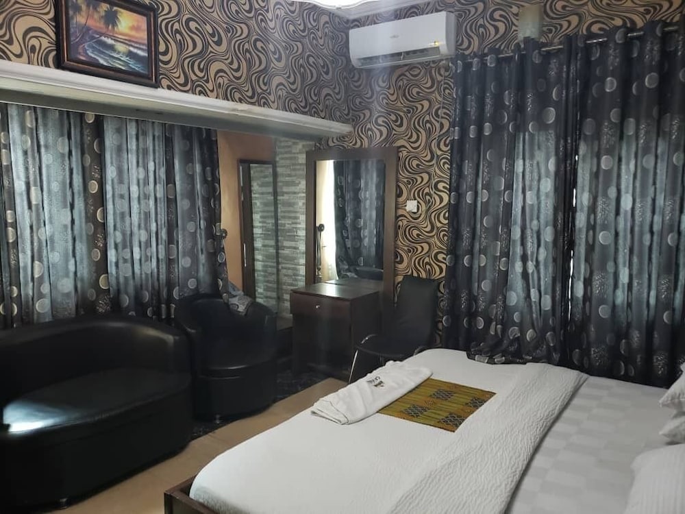 Suite photo 1