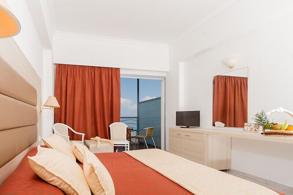 Standard Double or Twin Room, Sea View - Photo 5