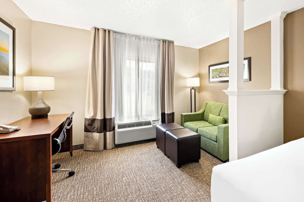Suite, 2 Queen Beds, Non-Smoking - Photo 5