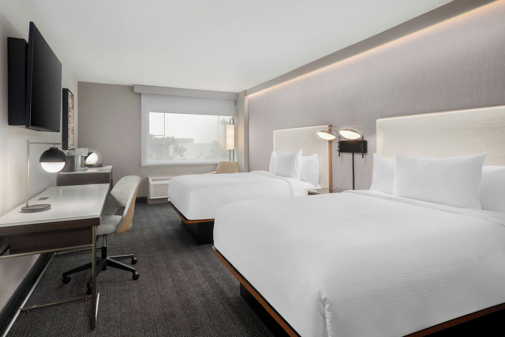 Standard Room, 2 Queen Beds - Photo 1