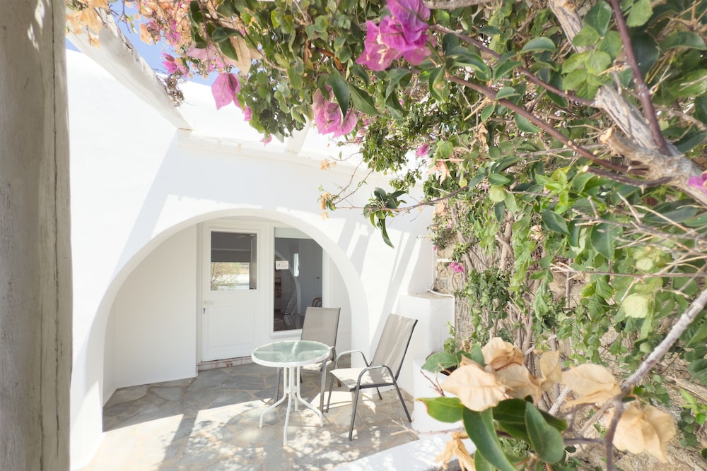 Superior Double Room, 3 Bedrooms, Private Pool, Partial Sea View photo 3