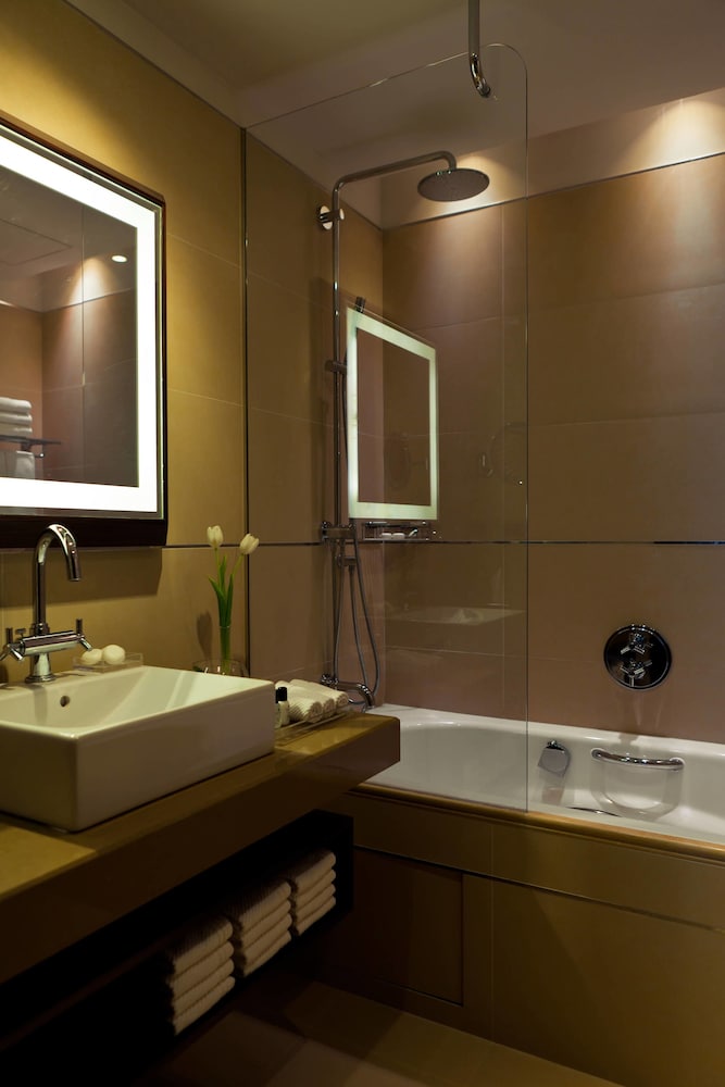 Room, 2 Double Beds, City View photo 3