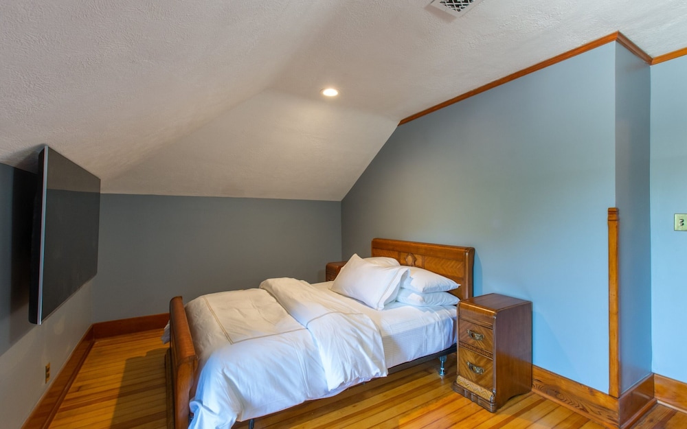 Marilyn Room photo 3