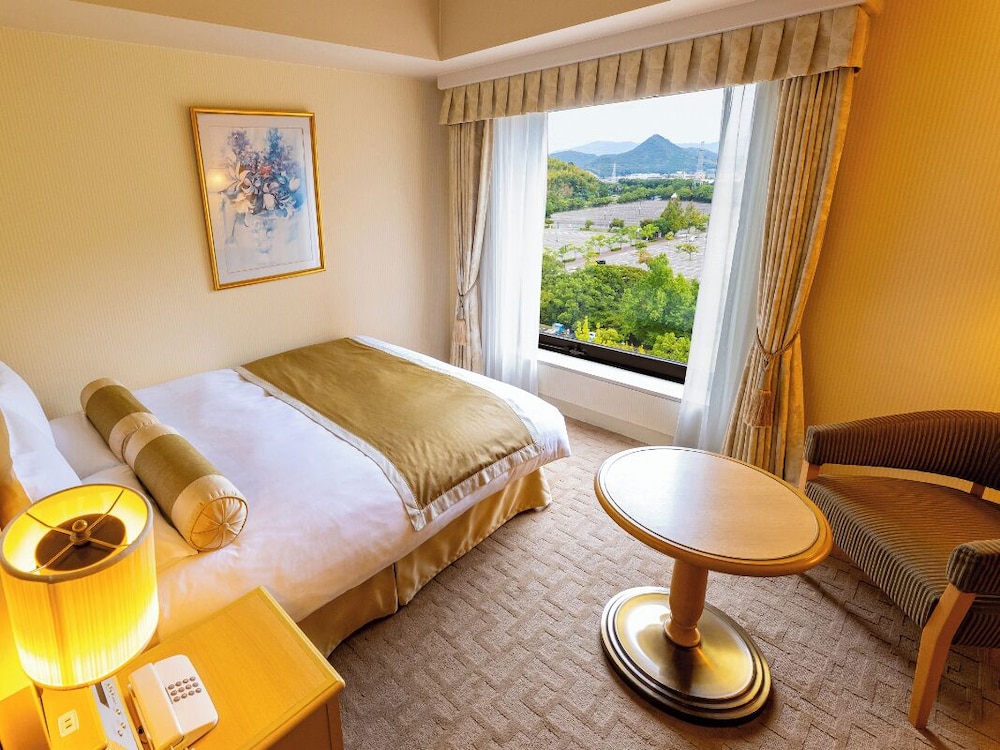 Superior Semi Double Room, Station View, Non Smoking photo 3