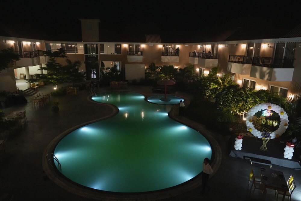 Royal Double Room, Balcony, Pool View photo 3