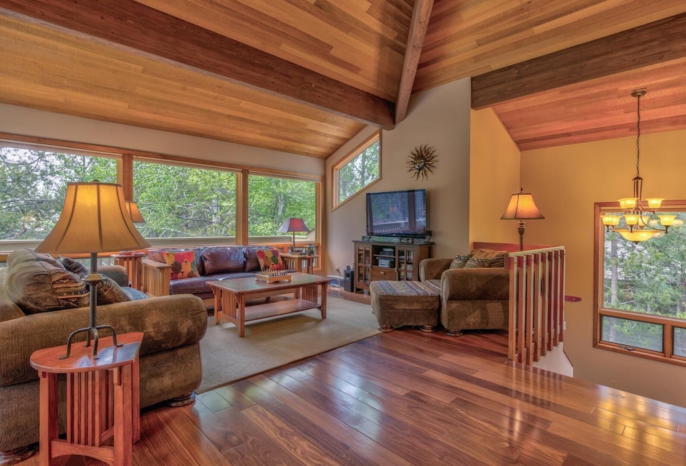 House, Multiple Beds (Tan Oak - Unit 37) photo 2