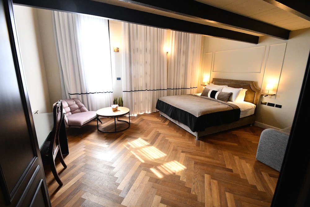 Superior Double Room, Private Bathroom - Photo 3
