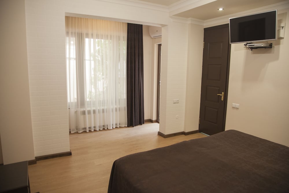Exclusive Twin Room, Terrace, Pool View photo 1