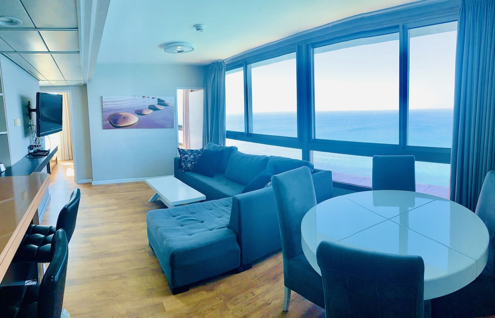 Panoramic Apartment, 2 Bedrooms, Sea View, Overwater photo 1
