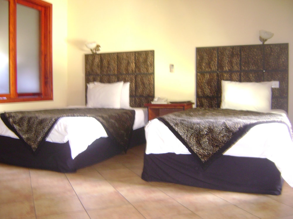 Junior Suite, 1 Queen Bed photo 2