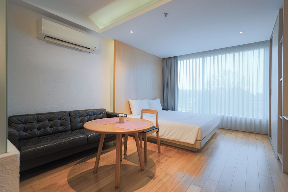 Luxury Studio