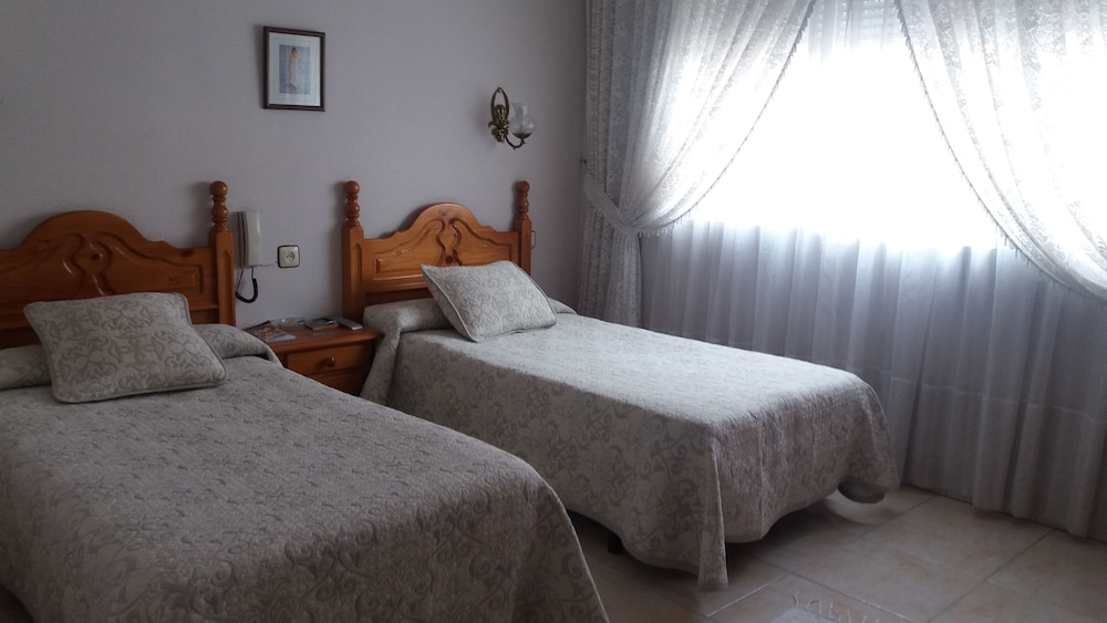 Double or Twin Room photo 3