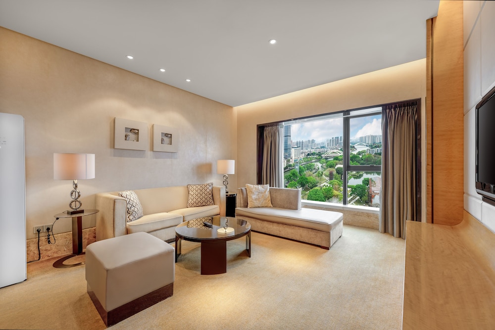 Junior Suite, 1 Bedroom - Photo 2
