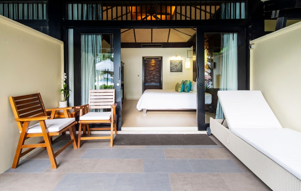 Superior Room, Sea View - Photo 11